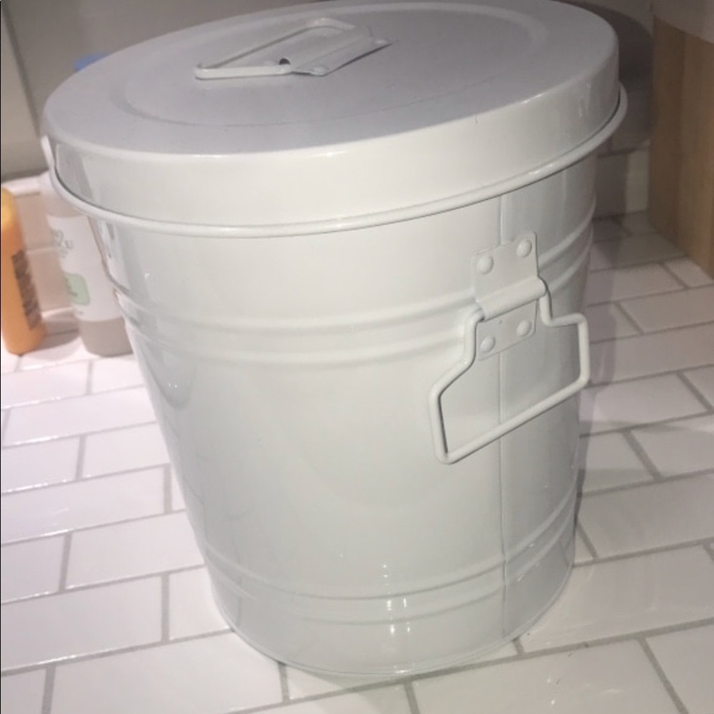 White modern can